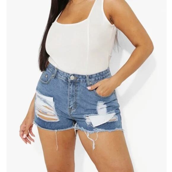 Boohoo High Rise Destroyed Raw Hem Denim Jean Shorts Size 14